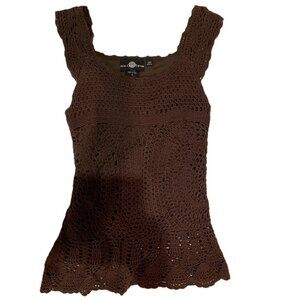 Ultra cute! Crochet sleeveless sweater top